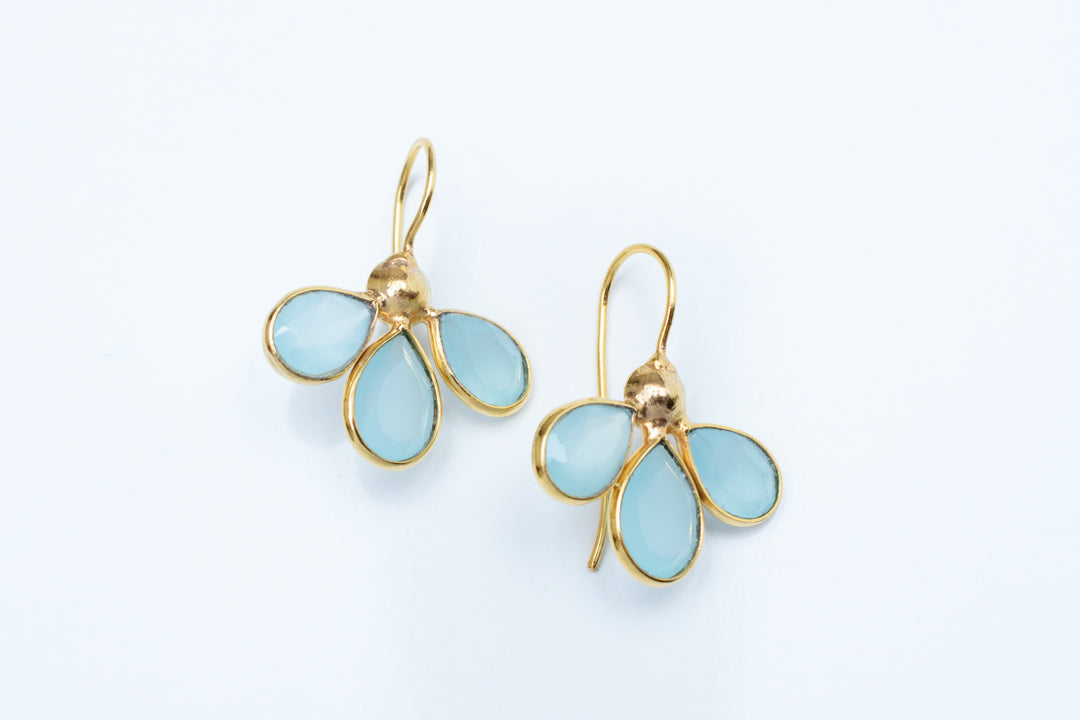 Lazy Daisy Earrings - Blue chalcedony