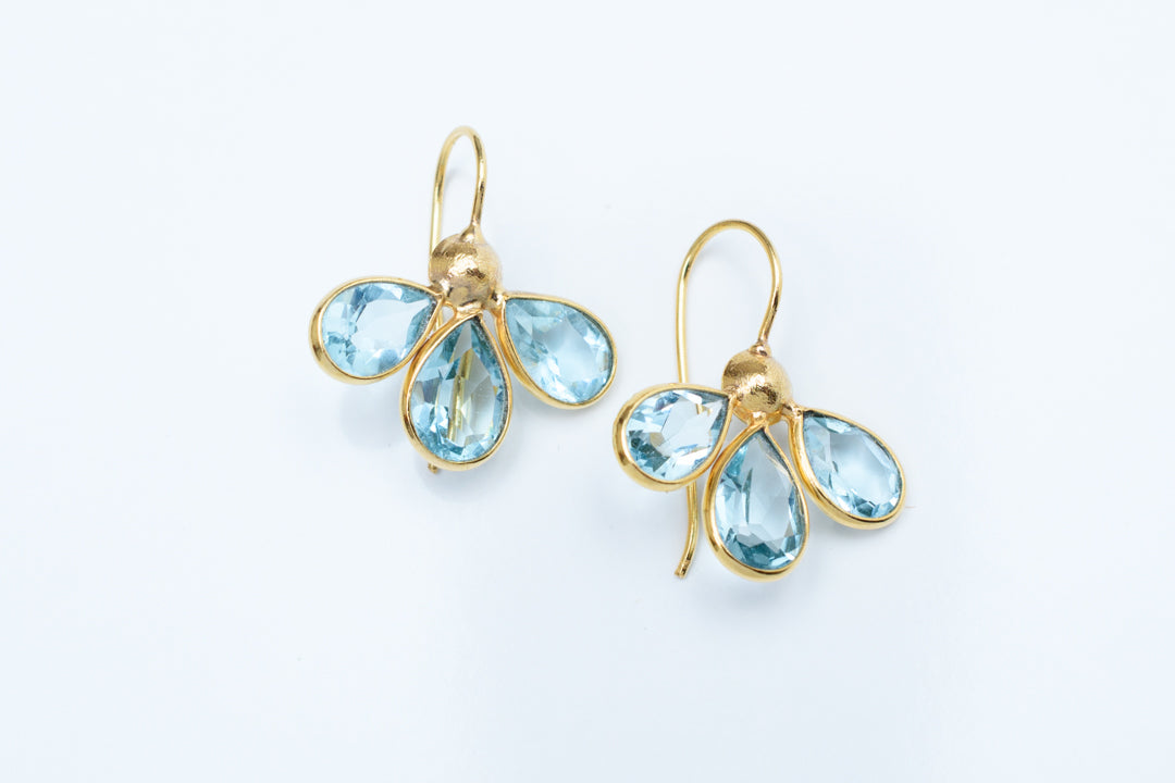 Lazy Daisy Earrings - Blue topaz quartz