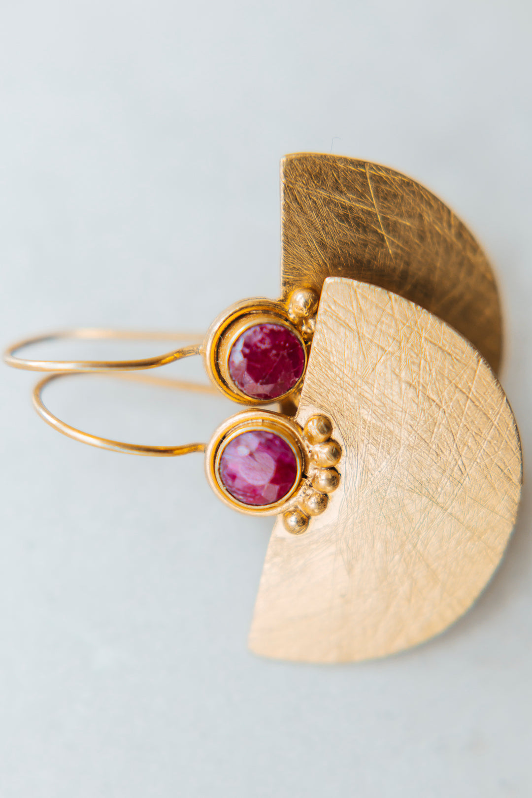 Half-Moon Earrings Red Stone